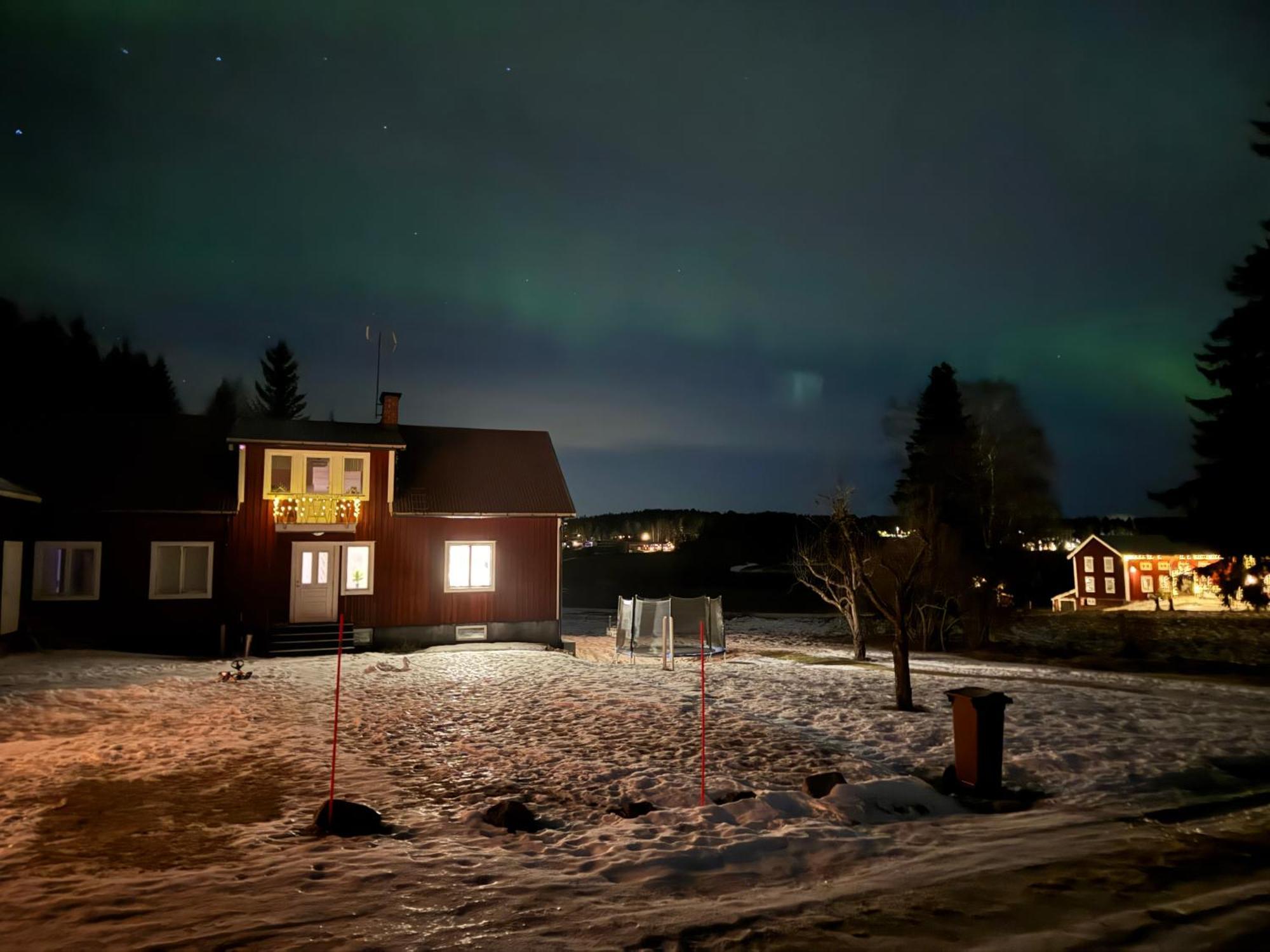 Ett Hus Med 3 Sovrum Med Supersnabba Internet Fiberanslutningen 1000Mb-100Mb I Hoeg, 7 Minuter Fran Hudiksvall Bagian luar foto