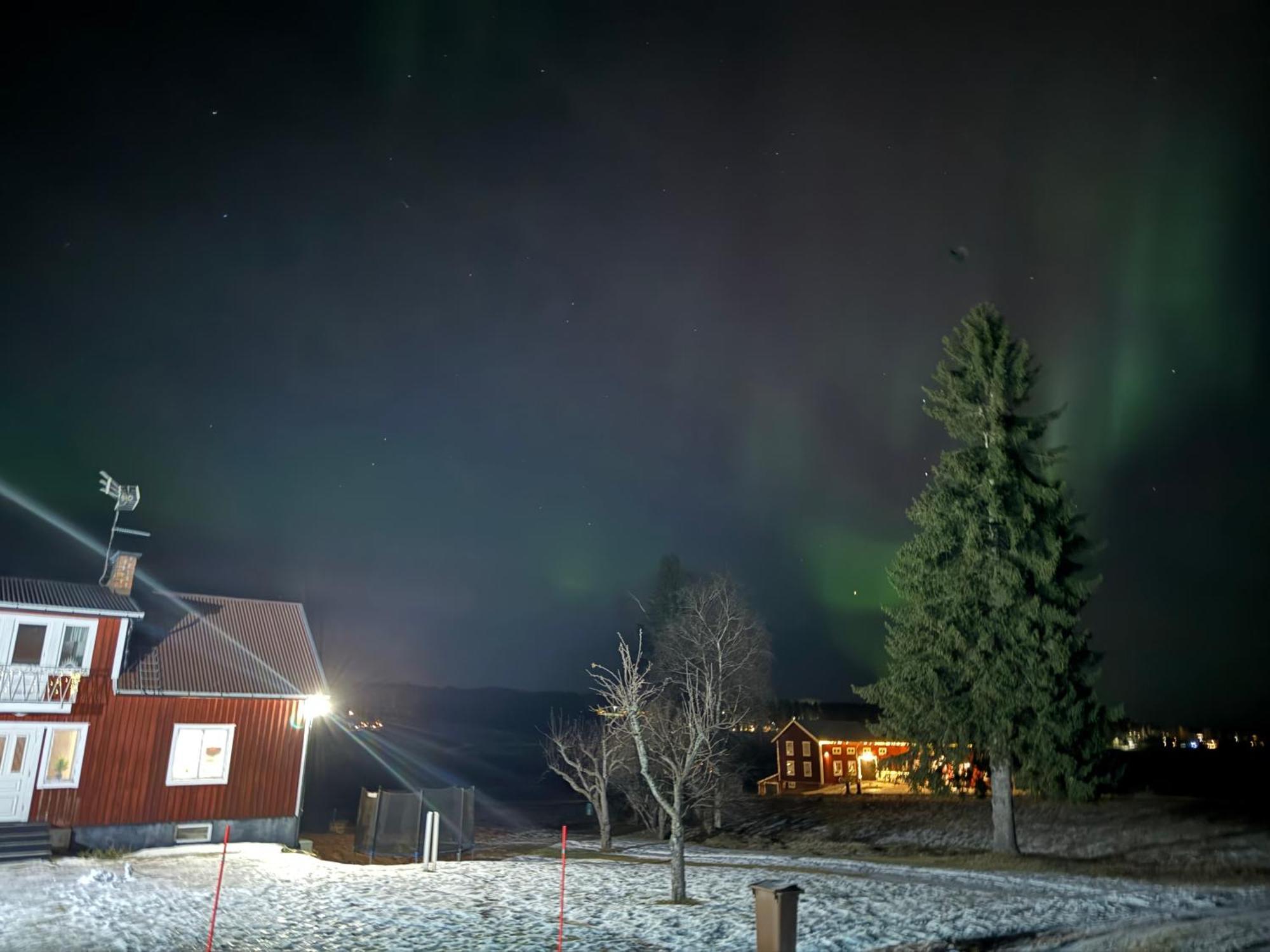 Ett Hus Med 3 Sovrum Med Supersnabba Internet Fiberanslutningen 1000Mb-100Mb I Hoeg, 7 Minuter Fran Hudiksvall Bagian luar foto