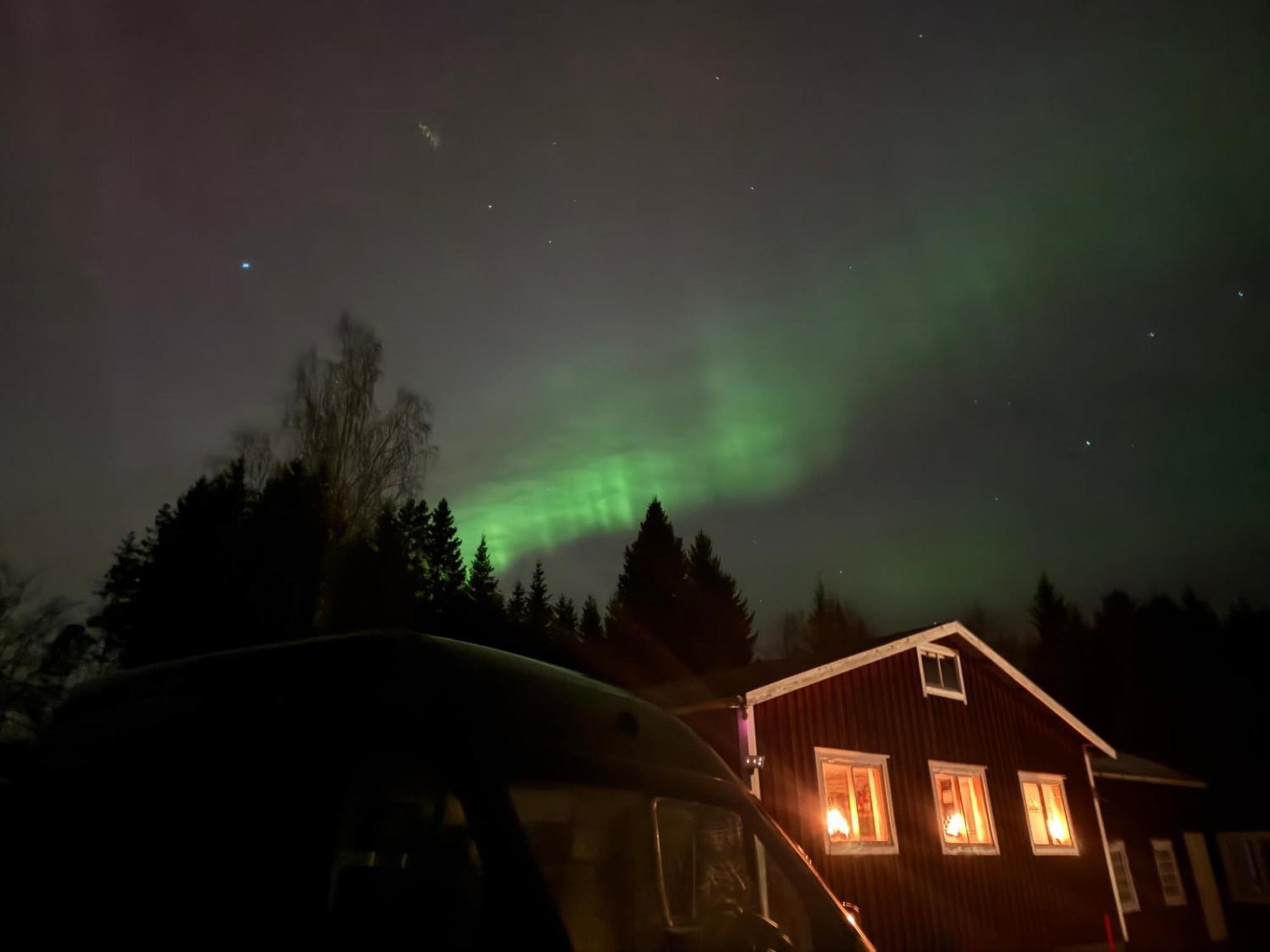 Ett Hus Med 3 Sovrum Med Supersnabba Internet Fiberanslutningen 1000Mb-100Mb I Hoeg, 7 Minuter Fran Hudiksvall Bagian luar foto